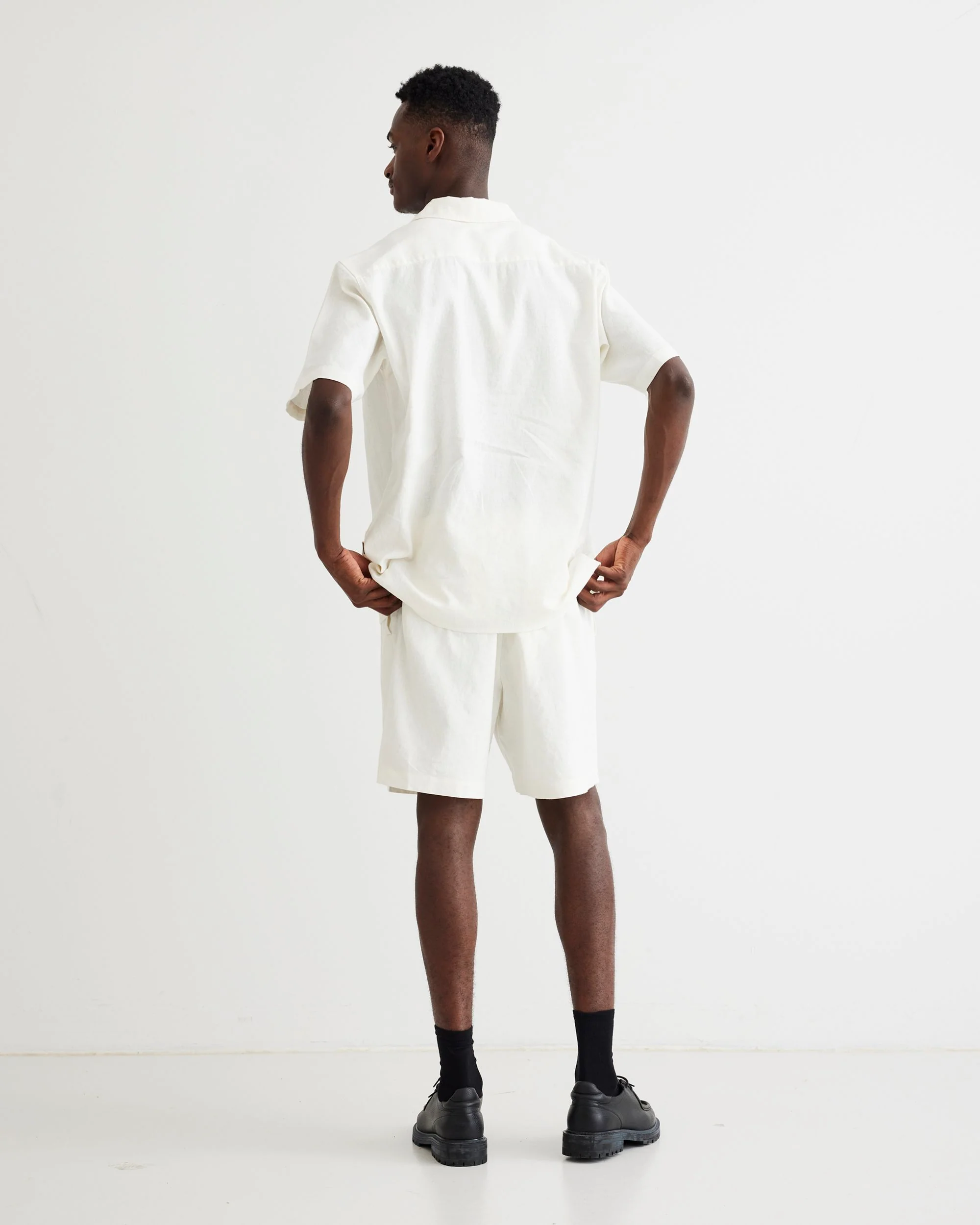 WBBanks Linen Shirt - Image 5